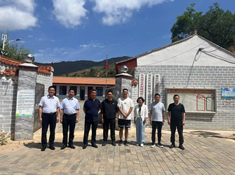 心系基层暖人心  张文宏一行赴漳县开展慰问活动